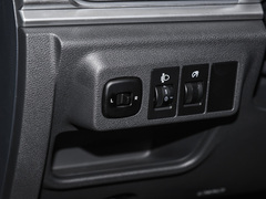 2023款 PLUS 1.8L 7座智联版