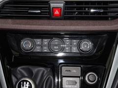 2023款 PLUS 1.8L 7座智联版