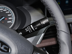 2023款 PLUS 1.8L 7座智联版