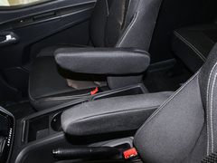 2023款 PLUS 1.8L 7座智联版