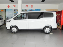 2023款 2.0T 精英版 手动短轴低顶 5/6座（125Ps）