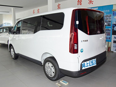 2023款 2.0T 精英版 手动短轴低顶 5/6座（125Ps）