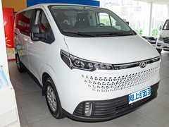 2023款 2.0T 精英版 手动短轴低顶 5/6座（125Ps）