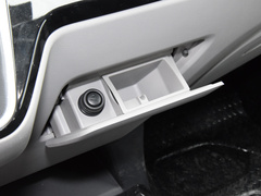 2023款 2.0T 精英版 手动短轴低顶 5/6座（125Ps）