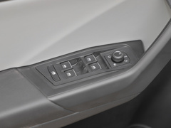 2023款 300TSI DSG两驱辰光版