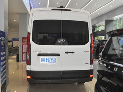 2022款 2.0T 手动运杰前驱短袖高顶后单胎6座 