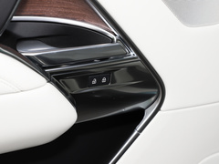 2023款 改款 3.0 L6 400PS 盛世加长版