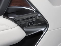 2023款 改款 3.0 L6 400PS 盛世加长版