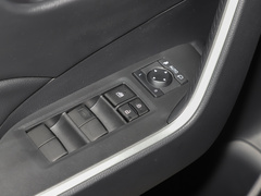 2023款 2.0L CVT两驱领先版