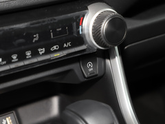 2023款 2.0L CVT两驱领先版