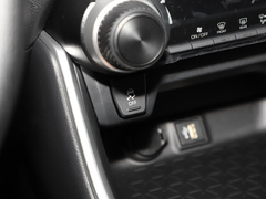2023款 2.0L CVT两驱领先版