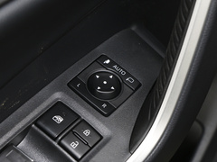 2023款 2.0L CVT两驱豪华PLUS版