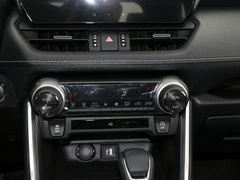 2023款 2.0L CVT两驱豪华PLUS版