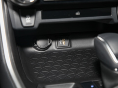 2023款 2.0L CVT两驱豪华PLUS版