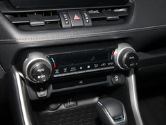 2023款 2.0L CVT两驱豪华PLUS版
