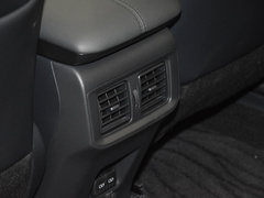 2023款 2.0L CVT四驱豪华PLUS版