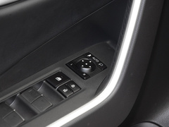 2023款 2.0L CVT四驱豪华PLUS版