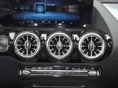 2023款 EQA 260