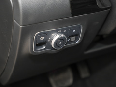 2023款 EQA 260