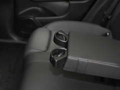 2023款 EQA 260