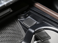 2023款 改款 GLS 450 4MATIC 豪华型