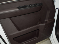 2023款 2.0L CNG长轴豪华营运版 7座