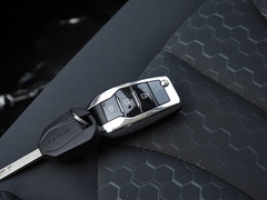 2023款 1.6L 標(biāo)軸豪華營(yíng)運(yùn)版 7座