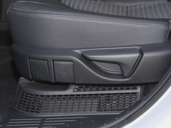 2023款 2.5L HEV四驱尊贵版