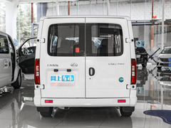 2023款 2.0T PLUS 手动商旅版短轴中顶9座