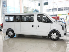 2023款 2.0T PLUS 手动商旅版短轴中顶9座