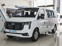 2023款 2.0T PLUS 手动商旅版短轴中顶9座