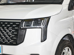 2023款 2.0T PLUS 手动商旅版短轴中顶9座