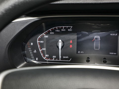 2023款 2.0T PLUS 手动商旅版短轴中顶9座