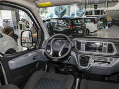 2023款 2.0T PLUS 手动商旅版短轴中顶9座