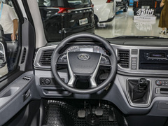 2023款 2.0T PLUS 手动商旅版短轴中顶9座