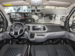 2023款 2.0T PLUS 手动商旅版短轴中顶9座