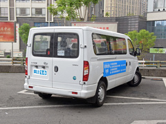 2023款 2.0T 手动经典傲运通长轴超低顶6/7/8/9座