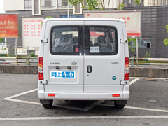 2023款 2.0T 手动经典傲运通长轴超低顶6/7/8/9座