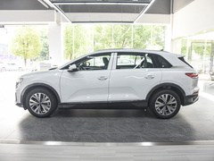 2023款 40 e-tron 闪耀型 锦衣套装