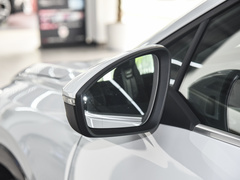 2023款 40 e-tron 闪耀型 锦衣套装