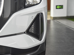 2023款 40 e-tron 闪耀型 锦衣套装