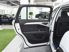 2023款 40 e-tron 闪耀型 锦衣套装