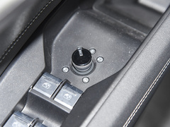 2023款 40 e-tron 闪耀型 锦衣套装