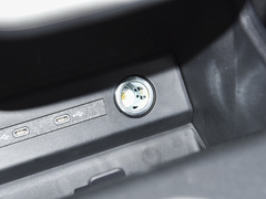 2023款 40 e-tron 闪耀型 锦衣套装
