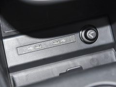 2023款 40 e-tron 闪耀型 锦衣套装
