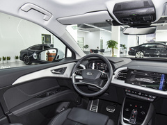 2023款 40 e-tron 闪耀型 锦衣套装