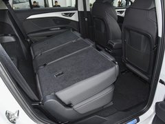 2023款 40 e-tron 闪耀型 锦衣套装
