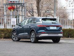 2023款 40 e-tron 闪耀型 锦衣套装