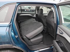 2023款 40 e-tron 闪耀型 锦衣套装