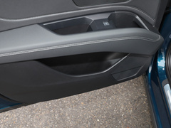 2023款 40 e-tron 闪耀型 锦衣套装